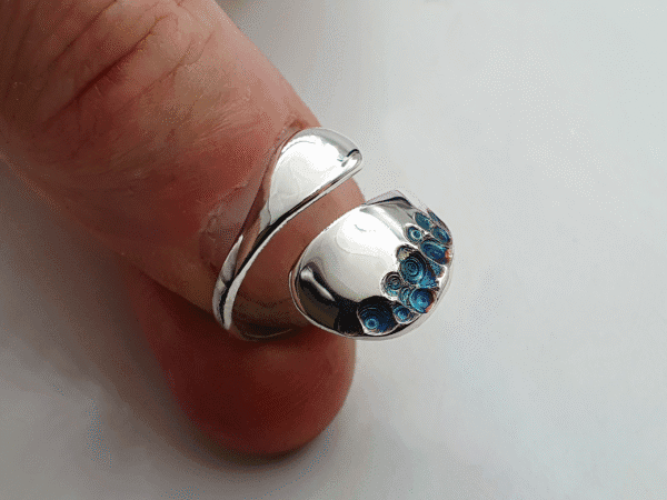 petalia-2 Textured and polished silver contrasts on unique organic ring